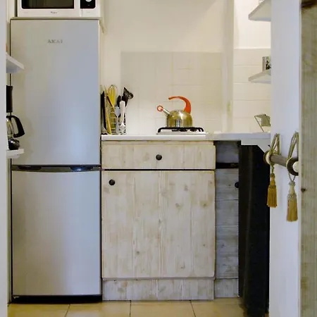 Monolocali In Casa Con Giardino Apartment