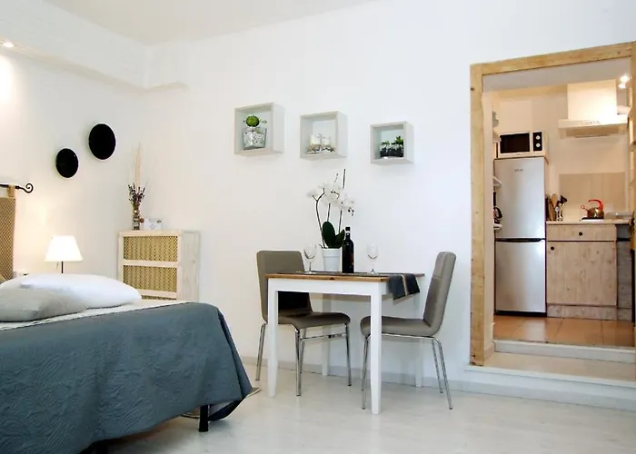 아파트 Monolocali In Casa Con Giardino