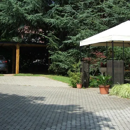 Monolocali In Casa Con Giardino *