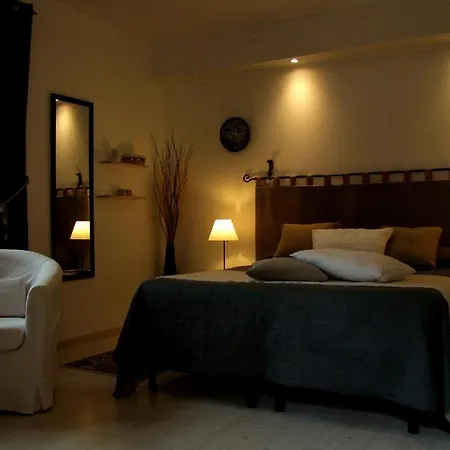 Monolocali In Casa Con Giardino *