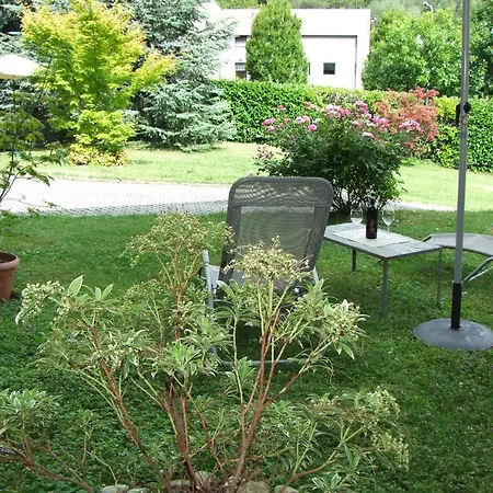 Monolocali In Casa Con Giardino Lägenhet