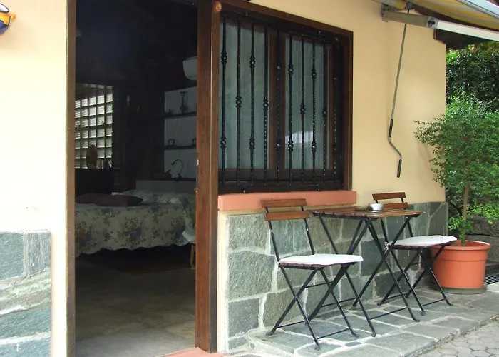 Monolocali In Casa Con Giardino *