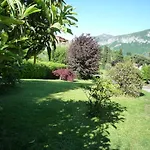 Monolocali In Casa Con Giardino